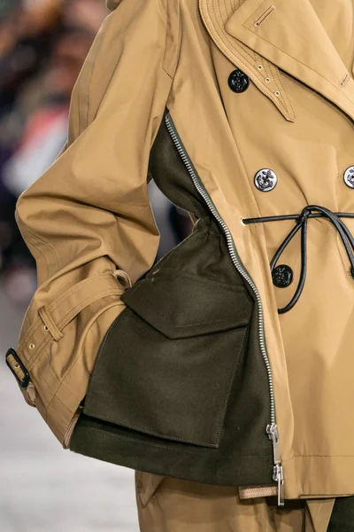 Look 32